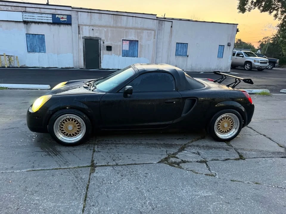 2001 Toyota MR2 Spyder/MR-S - Image 2 of 9