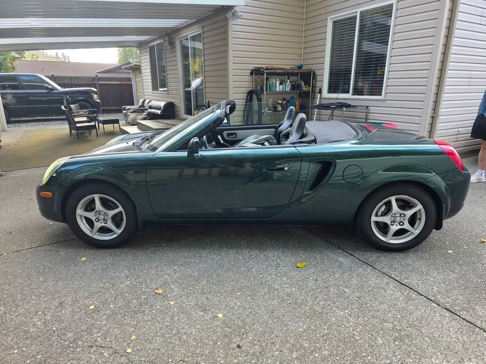 2002 Toyota MR2 Spyder/MR-S - Image 2 of 10