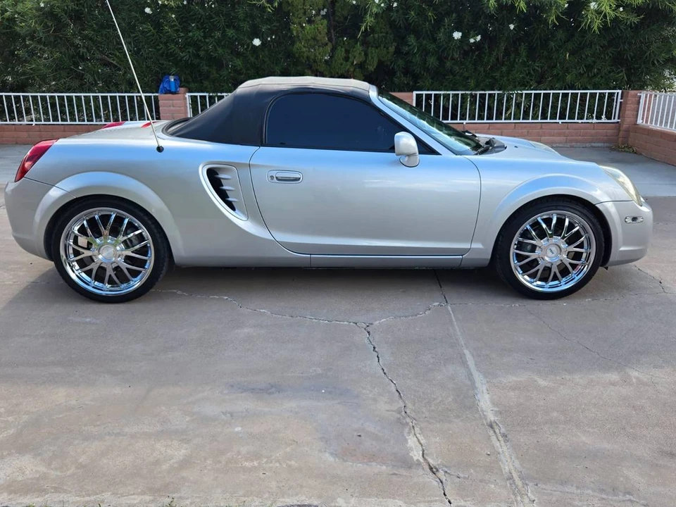 2004 Toyota MR2 Spyder/MR-S - Image 4 of 9