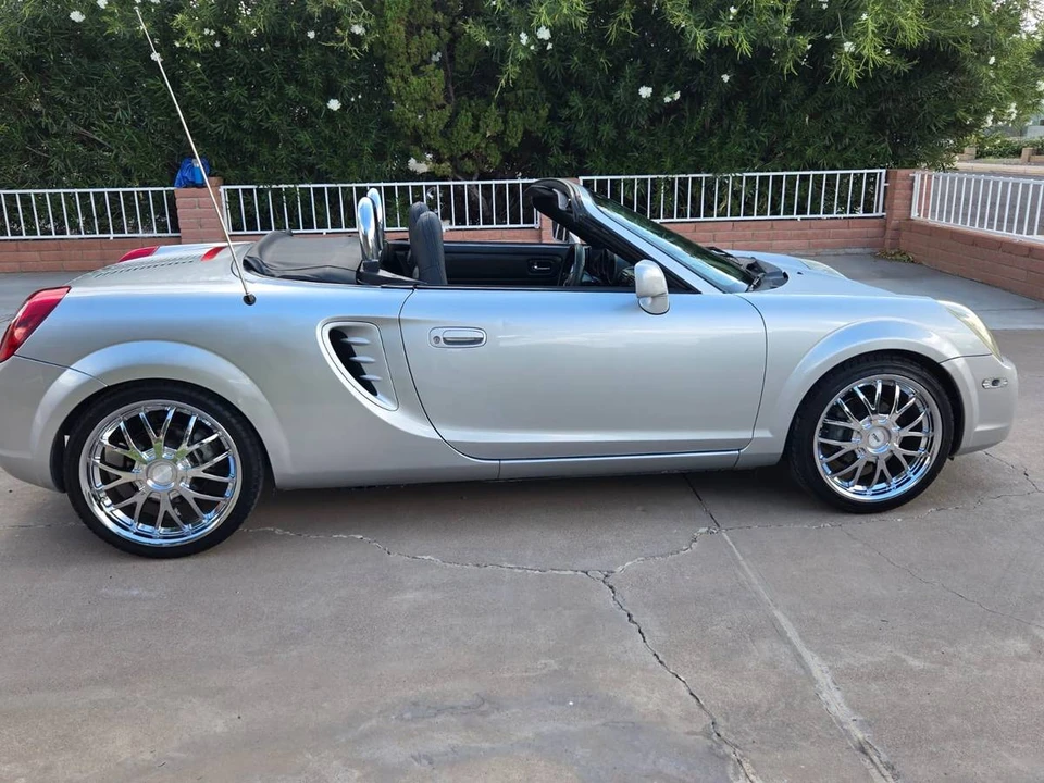 2004 Toyota MR2 Spyder/MR-S - Image 6 of 9