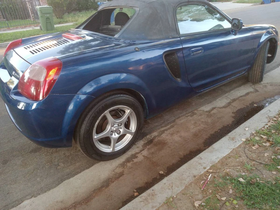 2000 Toyota MR2 Spyder/MR-S - Image 15 of 24