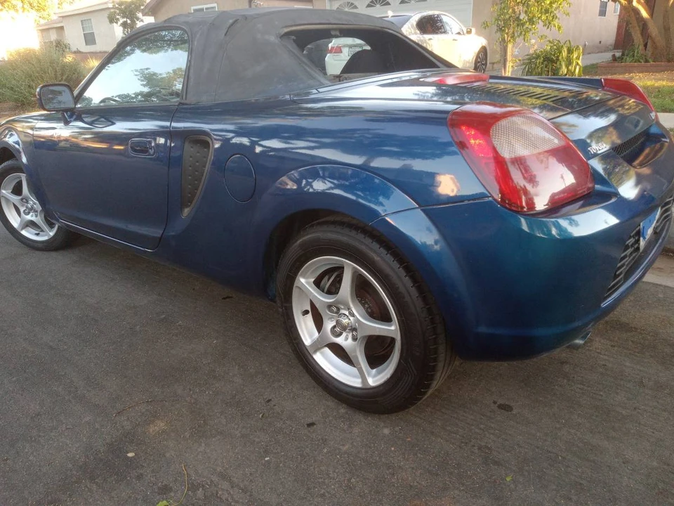 2000 Toyota MR2 Spyder/MR-S - Image 9 of 24