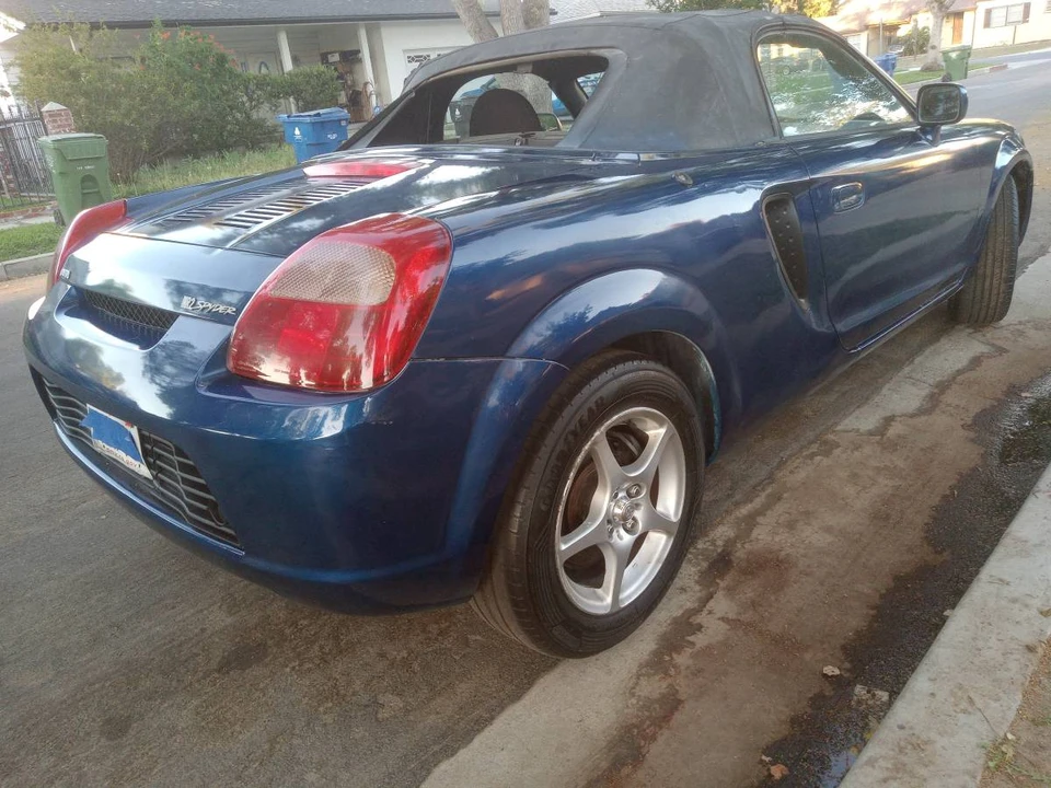 2000 Toyota MR2 Spyder/MR-S - Image 14 of 24