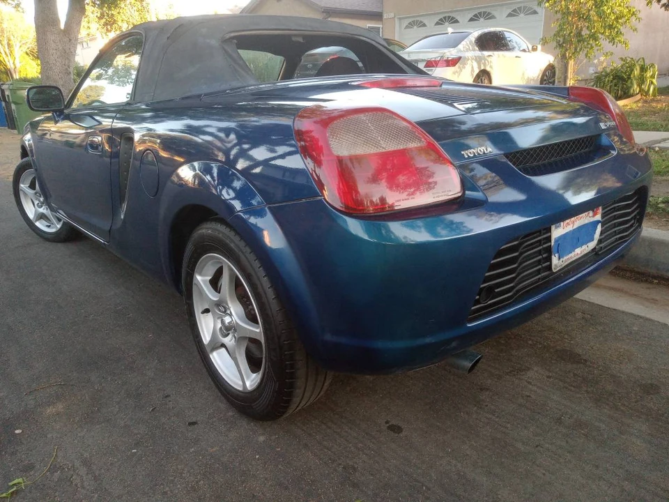 2000 Toyota MR2 Spyder/MR-S - Image 10 of 24