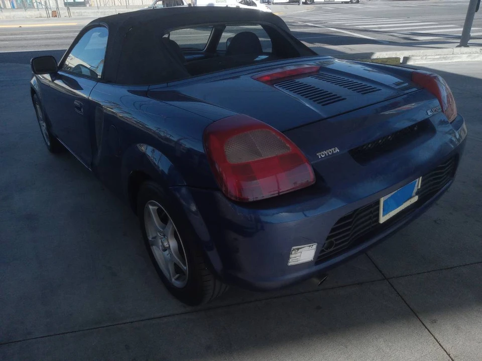 2000 Toyota MR2 Spyder/MR-S - Image 23 of 24
