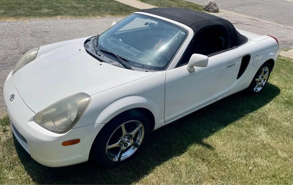 2002 Toyota MR2 Spyder/MR-S - Image 9 of 9