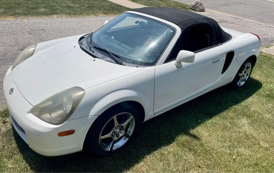2002 Toyota MR2 Spyder/MR-S - Image 10 of 10