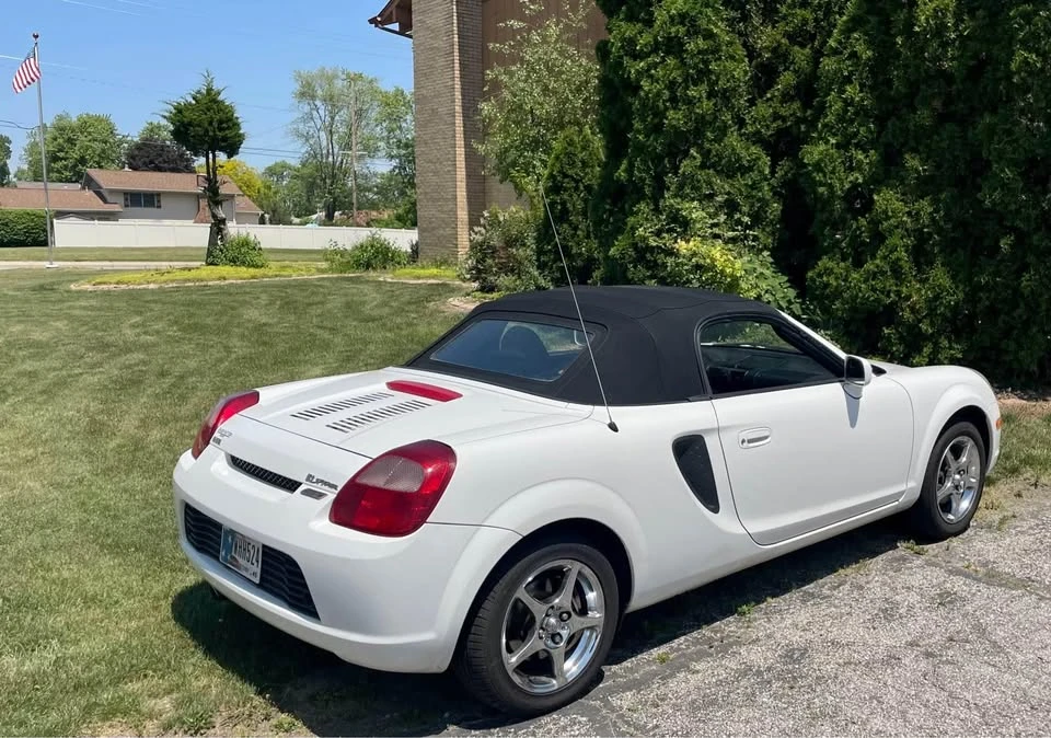 2002 Toyota MR2 Spyder/MR-S - Image 3 of 10