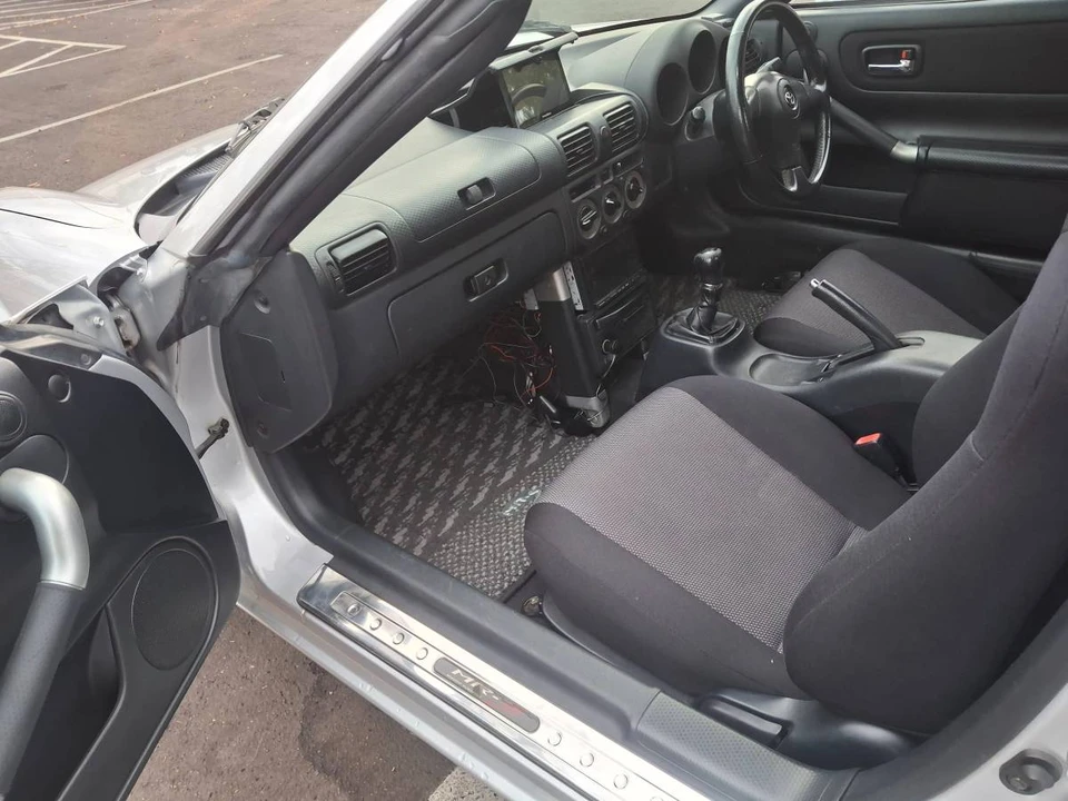 2000 Toyota MR2 Spyder/MR-S - Image 2 of 7