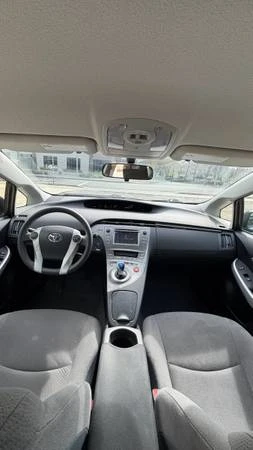 2015 Toyota Prius 3rd Gen - Image 9 of 9