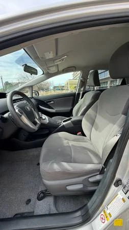 2015 Toyota Prius 3rd Gen - Image 8 of 9