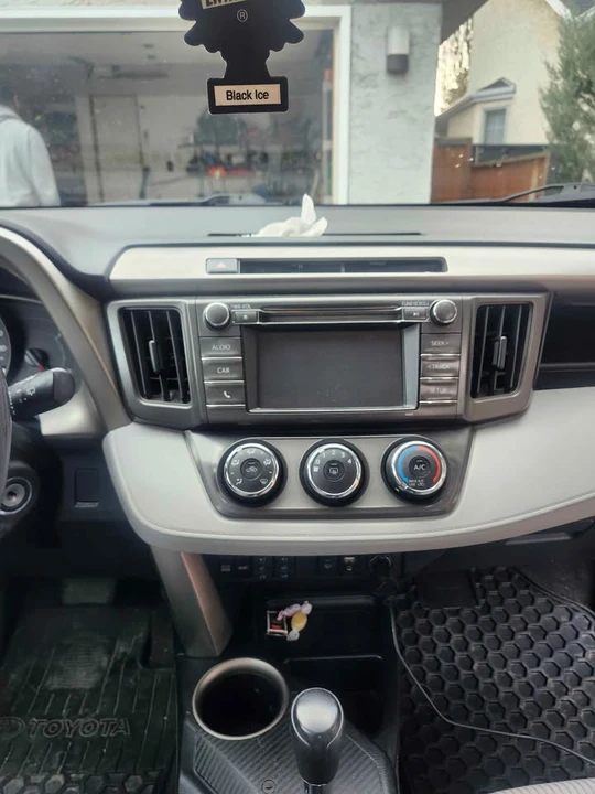 Toyota RAV4 - Image 10 of 10