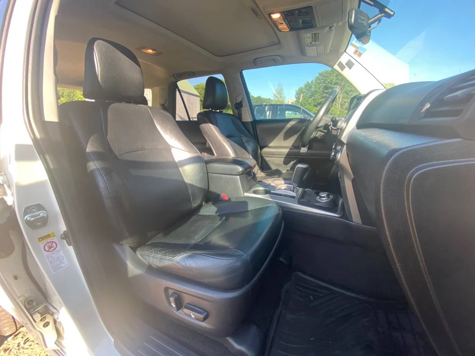 2011 Toyota 4Runner 5th Gen - Image 7 of 10