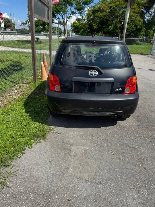 Toyota Echo - Image 5 of 7