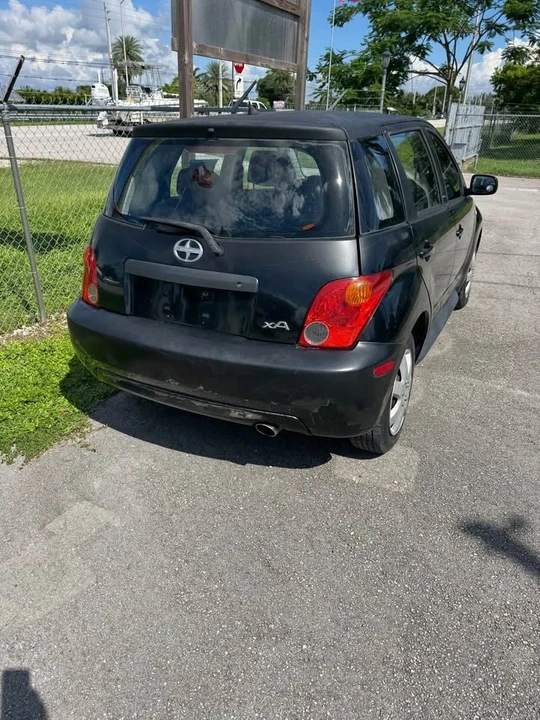 Toyota Echo - Image 2 of 7