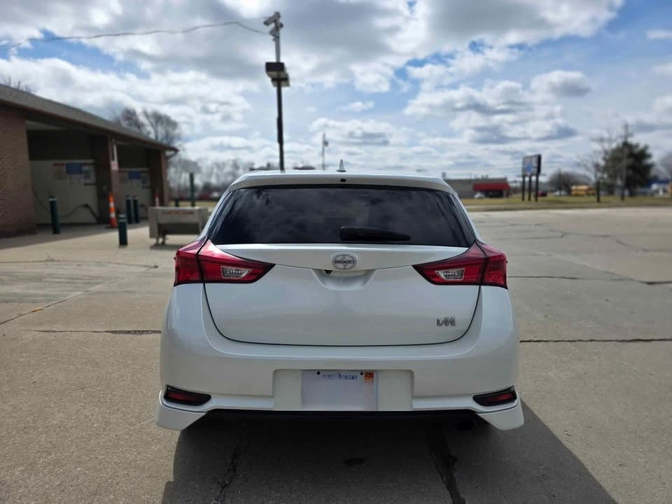 2016 Toyota Corolla 11th Gen - Image 9 of 10
