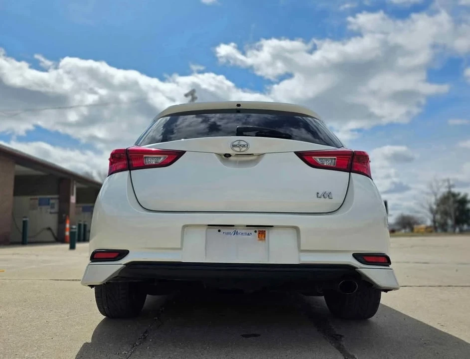 2016 Toyota Corolla 11th Gen - Image 8 of 10