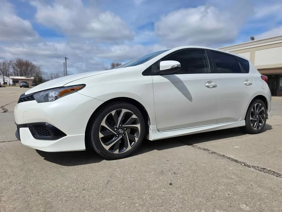 2016 Toyota Corolla 11th Gen - Image 3 of 10
