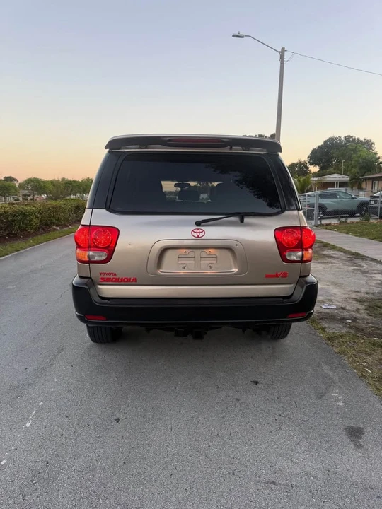 2005 Toyota Sequoia 1st Gen - Image 4 of 10