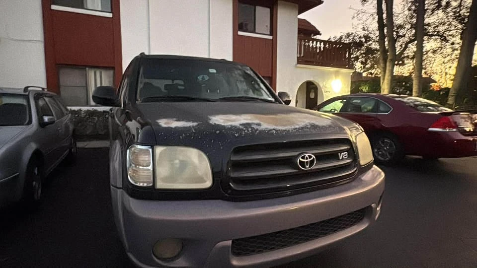 2002 Toyota Sequoia 1st Gen - Image 2 of 2