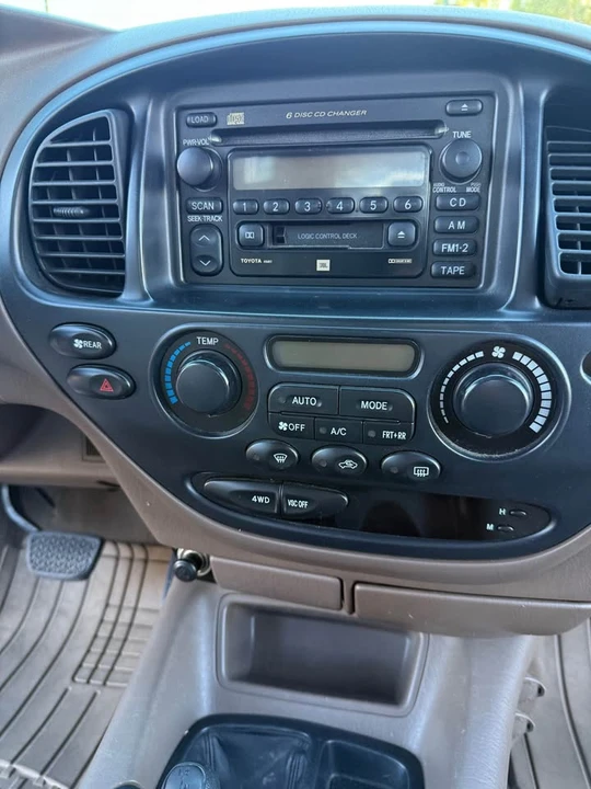 2002 Toyota Sequoia 1st Gen - Image 7 of 10