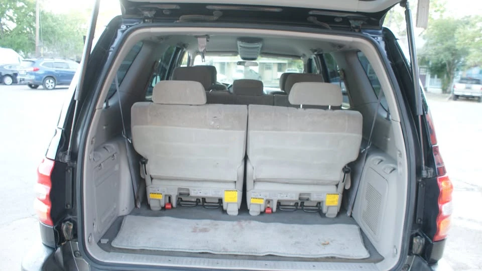 2004 Toyota Sequoia 1st Gen - Image 8 of 10