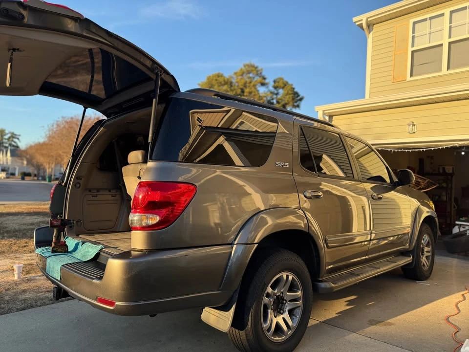 2006 Toyota Sequoia 1st Gen - Image 2 of 10