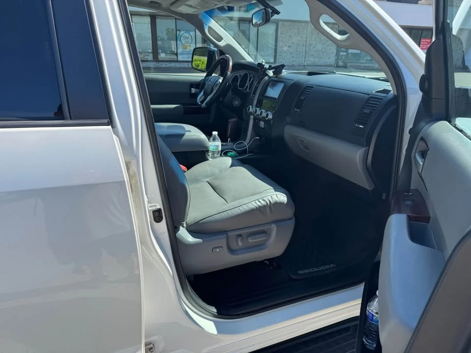 2014 Toyota Sequoia 2nd Gen - Image 6 of 7