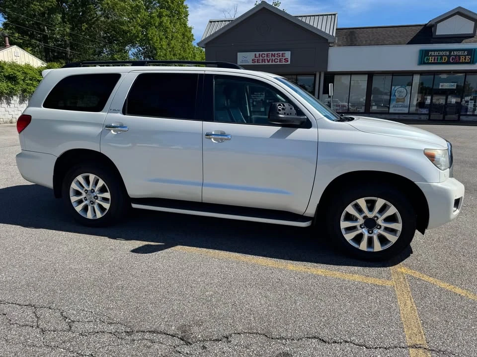 2014 Toyota Sequoia 2nd Gen - Image 2 of 7