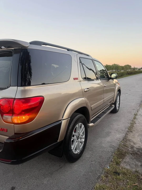 2005 Toyota Sequoia 1st Gen - Image 3 of 10
