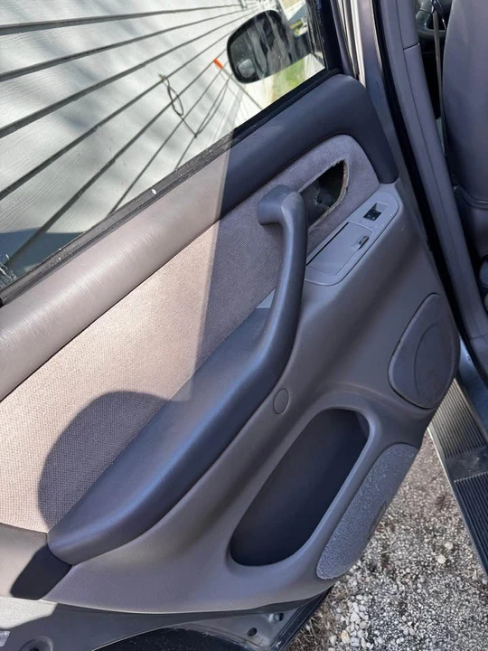2002 Toyota Sequoia 1st Gen - Image 9 of 10