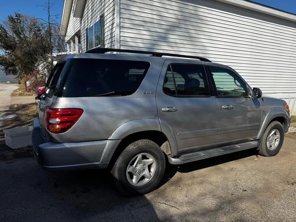 2002 Toyota Sequoia 1st Gen - Image 3 of 10
