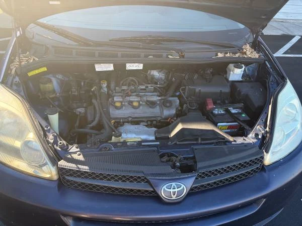 2004 Toyota Sienna 2nd Gen - Image 5 of 6