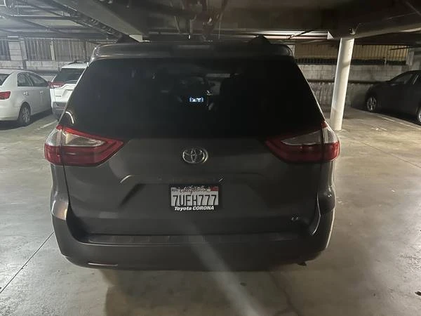 2016 Toyota Sienna 3rd Gen - Image 4 of 5