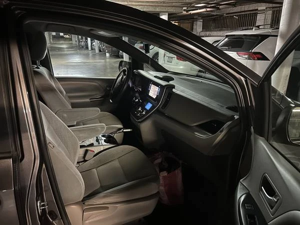 2016 Toyota Sienna 3rd Gen - Image 3 of 5