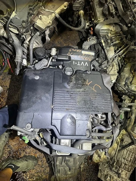 Parts & Memorabilia Engines - Image 2 of 3