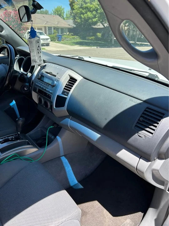 Toyota Tacoma - Image 6 of 8