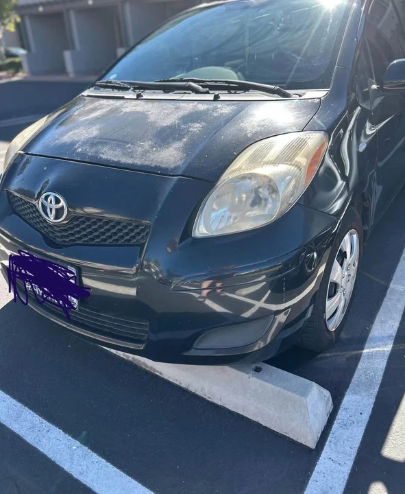 2012 Toyota Yaris - Image 2 of 9