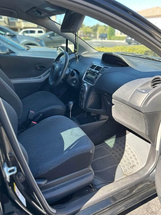 2012 Toyota Yaris - Image 3 of 9