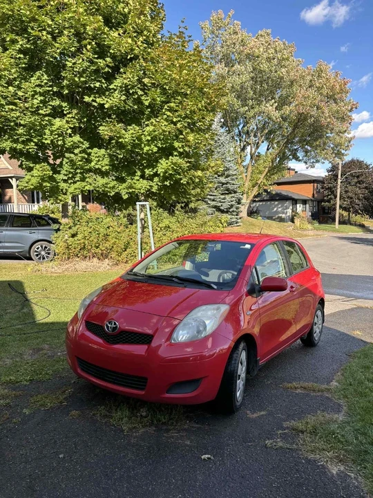 2010 Toyota Yaris - Image 2 of 8