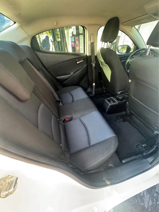 2018 Toyota Yaris - Image 10 of 10
