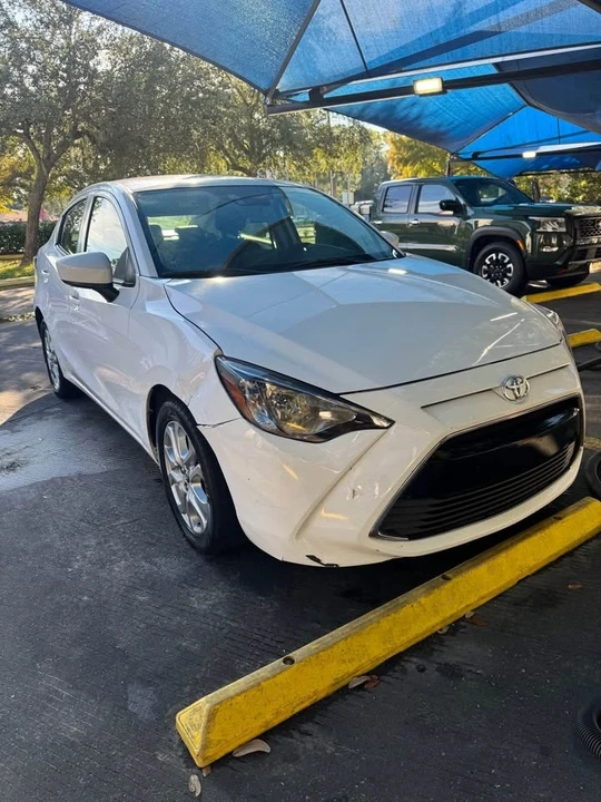 2018 Toyota Yaris - Image 3 of 10