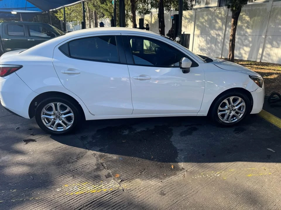 2018 Toyota Yaris - Image 7 of 10
