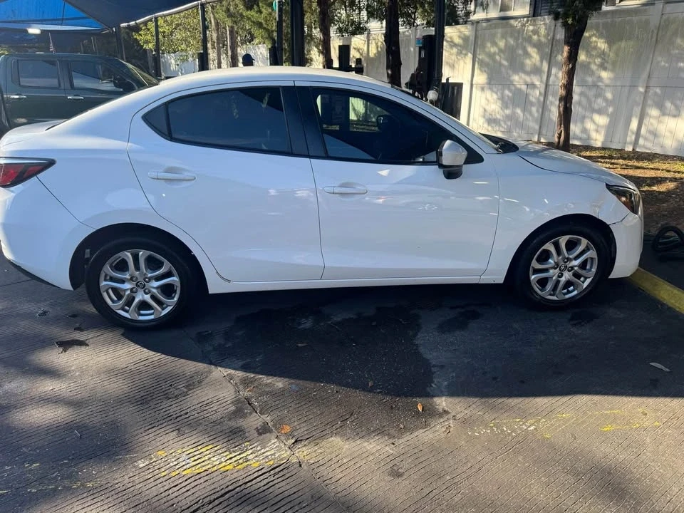 2018 Toyota Yaris - Image 7 of 10
