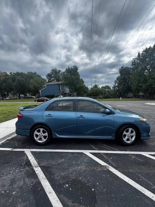 2013 Toyota Corolla 10th Gen - Image 3 of 5