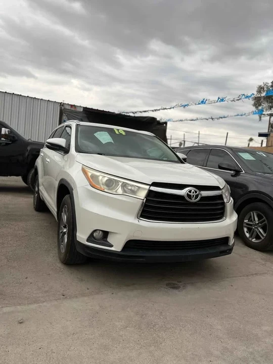 2014 Toyota Highlander - Image 2 of 8