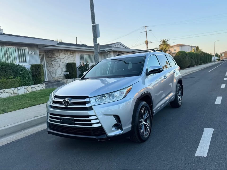 2018 Toyota Highlander - Image 10 of 10