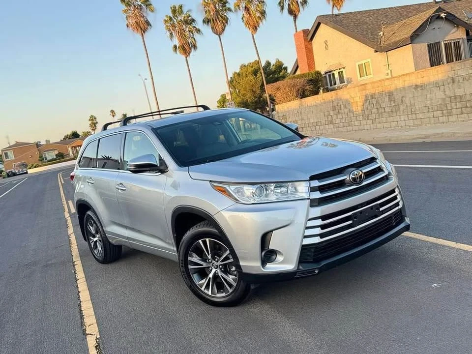 2018 Toyota Highlander - Image 5 of 10