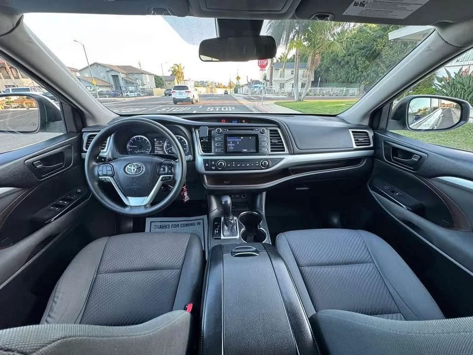 2018 Toyota Highlander - Image 7 of 10
