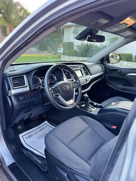 2018 Toyota Highlander - Image 6 of 10